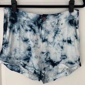 Nordstrom Mimi Chica Tie-Dyed Shorts with Pockets